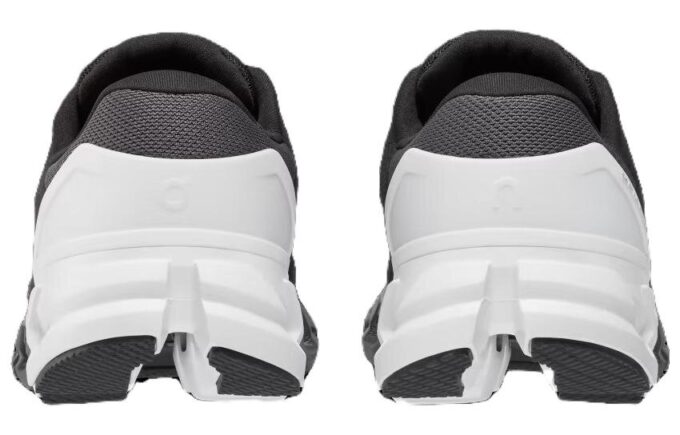 Cloudflyer 4 &laquo;Black White&raquo;