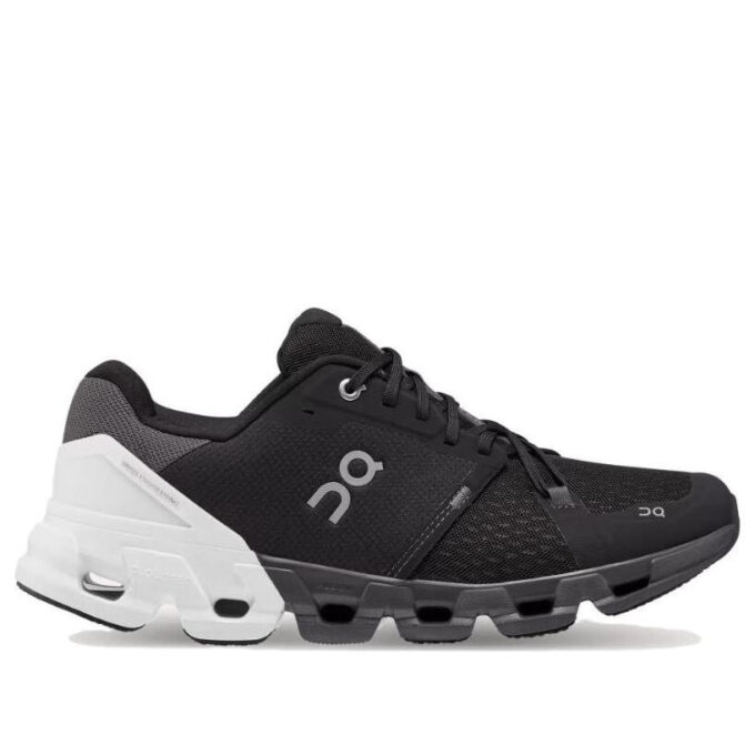 Cloudflyer 4 Wide &laquo;Black White&raquo;