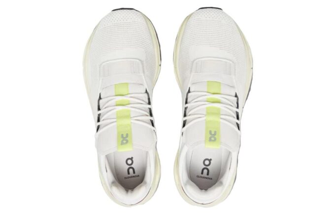 Cloudnova &laquo;Undyed White Seedling&raquo;