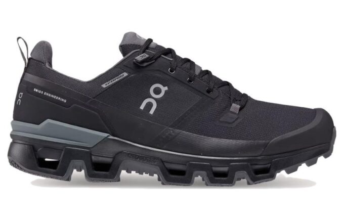 Cloudwander Waterproof &laquo;Black Eclipse&raquo;