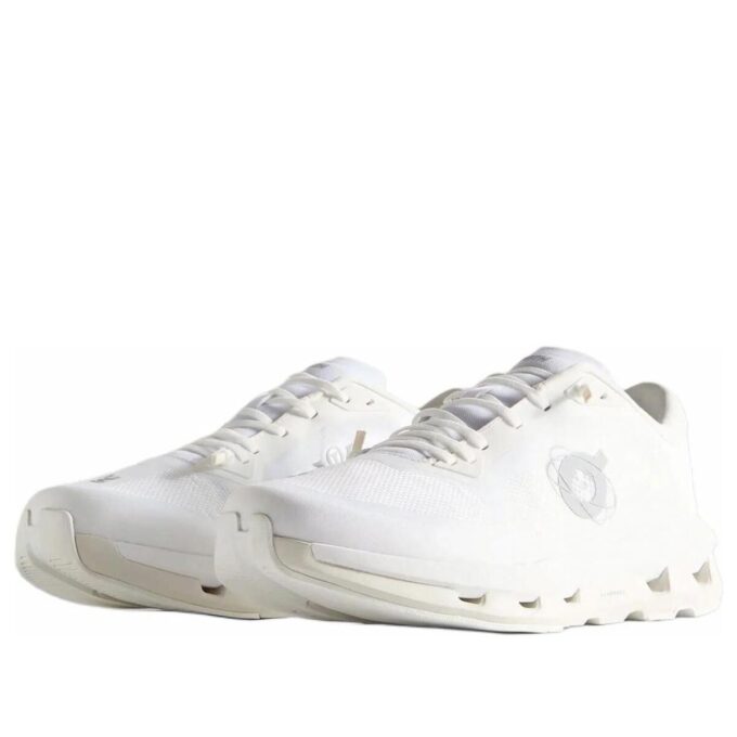 On Running x Kith Cloudzone &laquo;White Ice&raquo;
