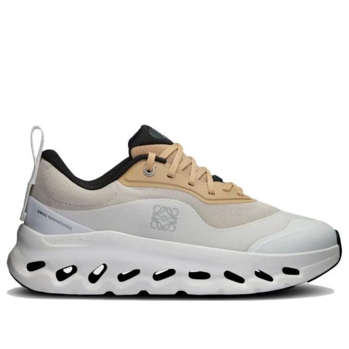 On Running x LOEWE Cloudtilt 2 &laquo;Tan White&raquo;