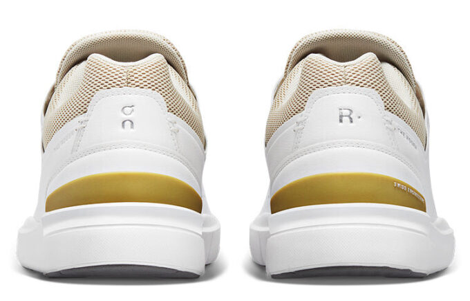 The Roger Advantage &laquo;White Bronze&raquo;